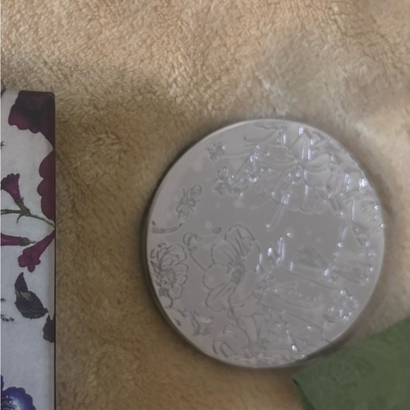 Floral Embossed Gucci Compact mirror
